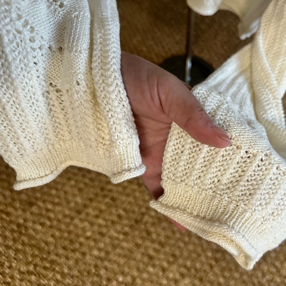 Off White / Cream Knitted Flower Detail Sweater / Cropped Sweatshirt | Sz: S NWT - Picture 6 of 11